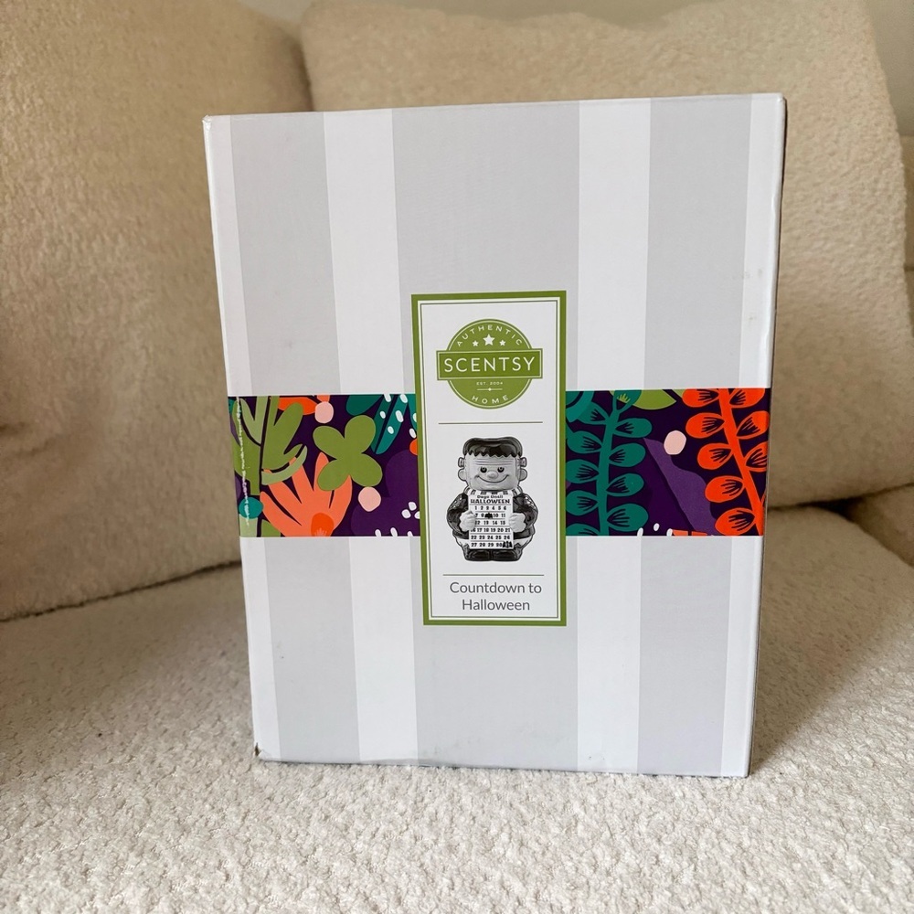 Scentsy Countdown to Halloween Frankenstein Warmer NEW in Box